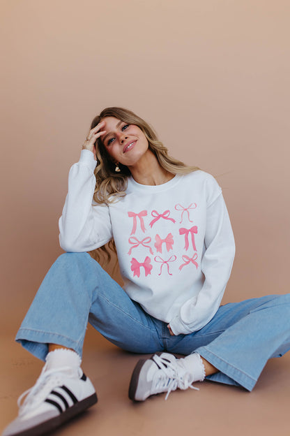 THE BOW GRAPHIC PULLOVER IN WHITE