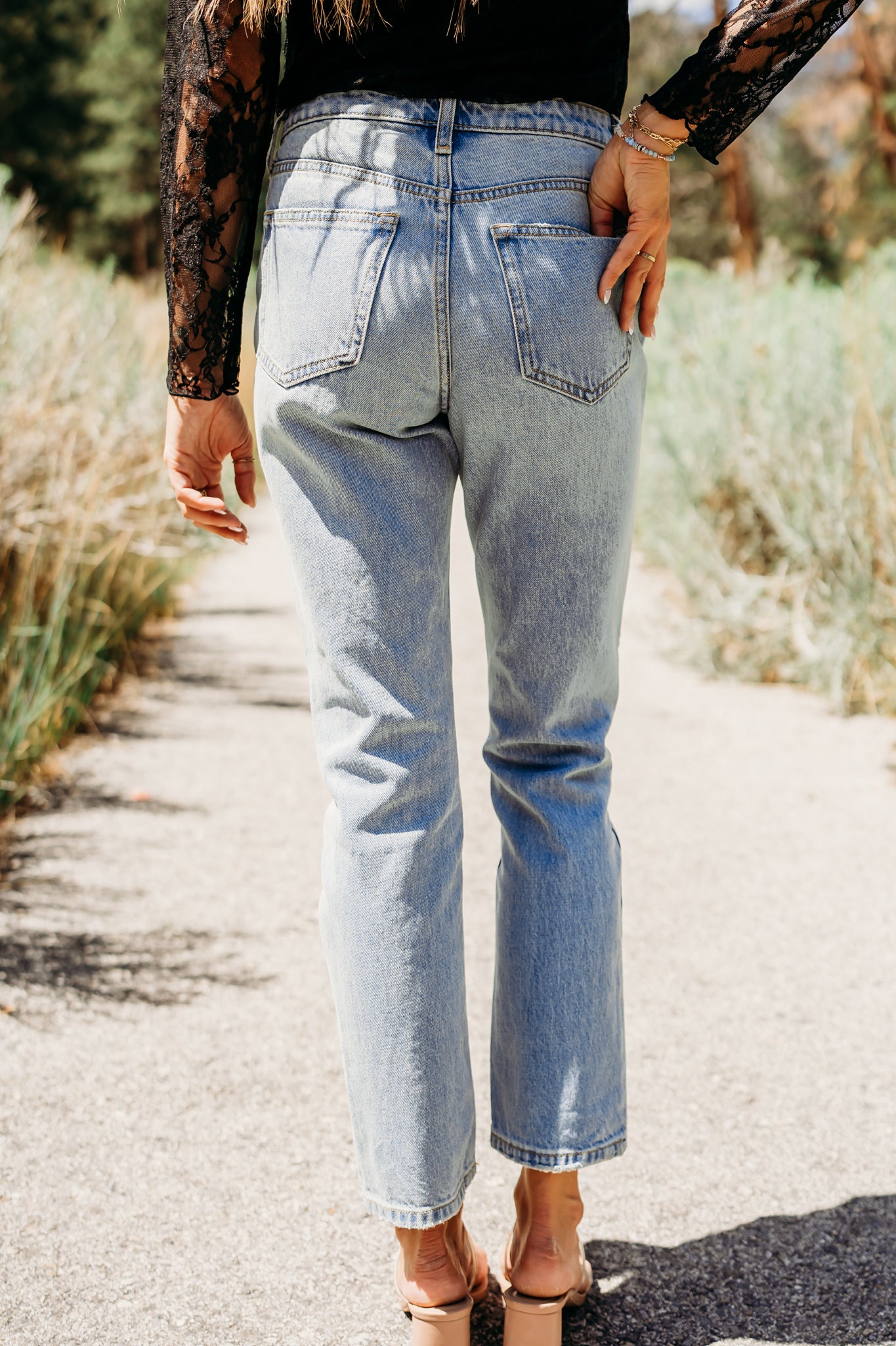 THE LORELAI HIGH RISE STRAIGHT LEG JEAN IN LIGHT WASH