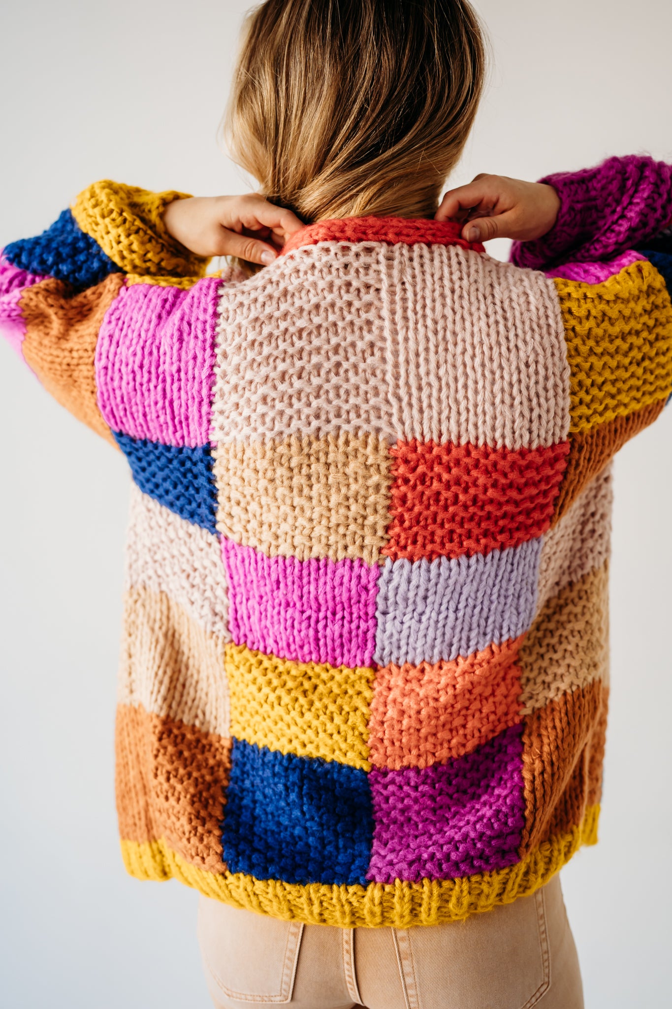 Bright checker trendy sweater | PINK DESERT