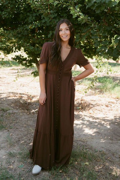 THE ROSEMARIE BUTTON MAXI IN MOCHA