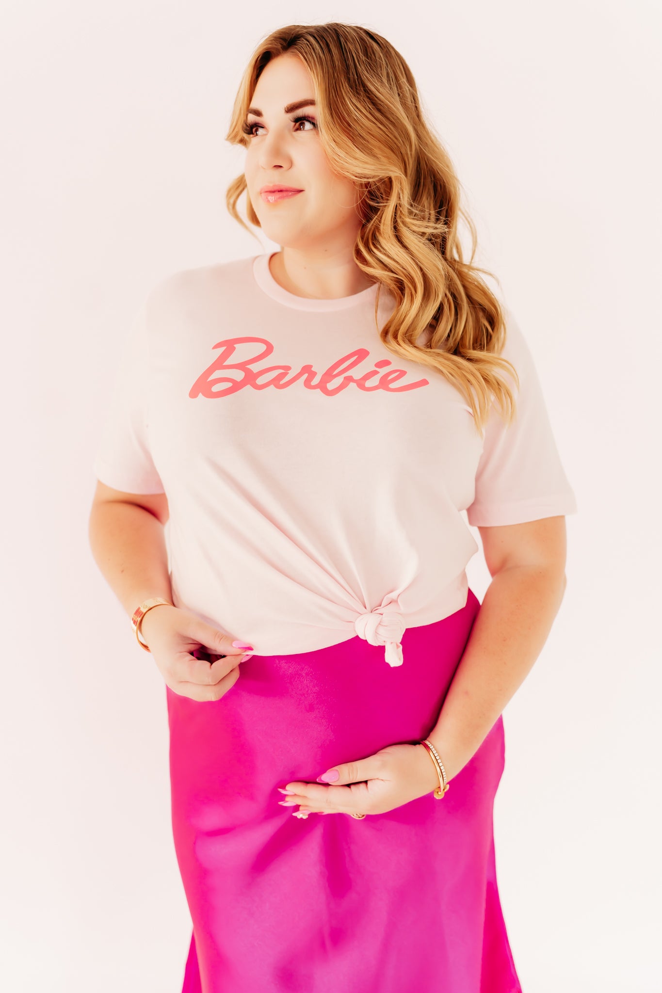 THE BARBIE SIGNATURE GRAPHIC TEE IN WHITE