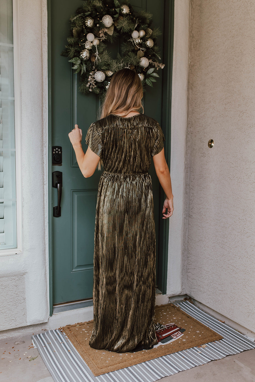 THE DAZZLING MAXI DRESS IN GOLD SHIMMER
