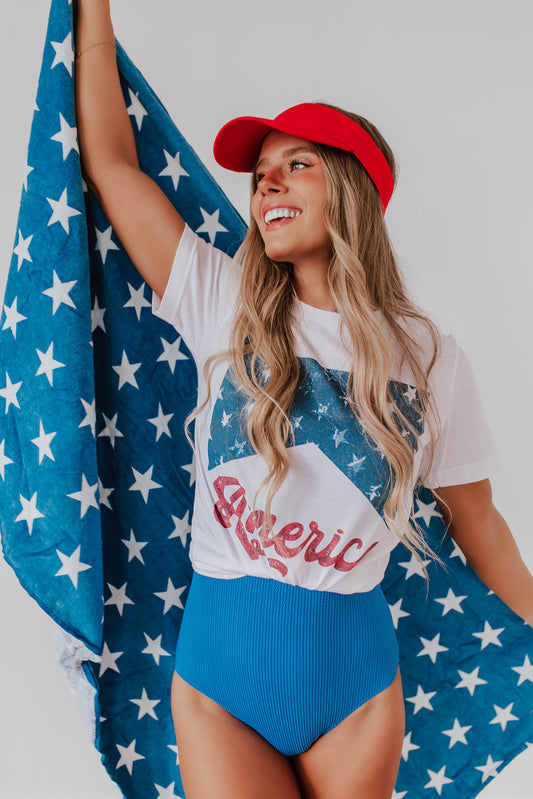 THE RED WHITE AND BLUE AMERICA GRAPHIC TEE IN WHITE