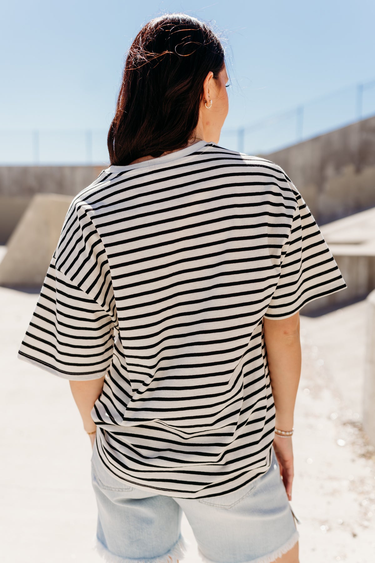 THE AUGUST OVERSIZED STRIPED TEE IN BLACK