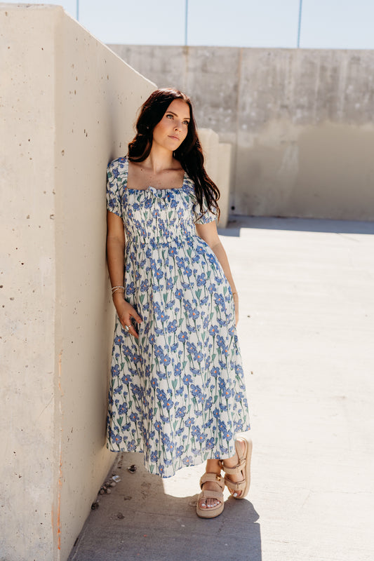 THE LEEANN FLORAL MIDI DRESS IN BLUE