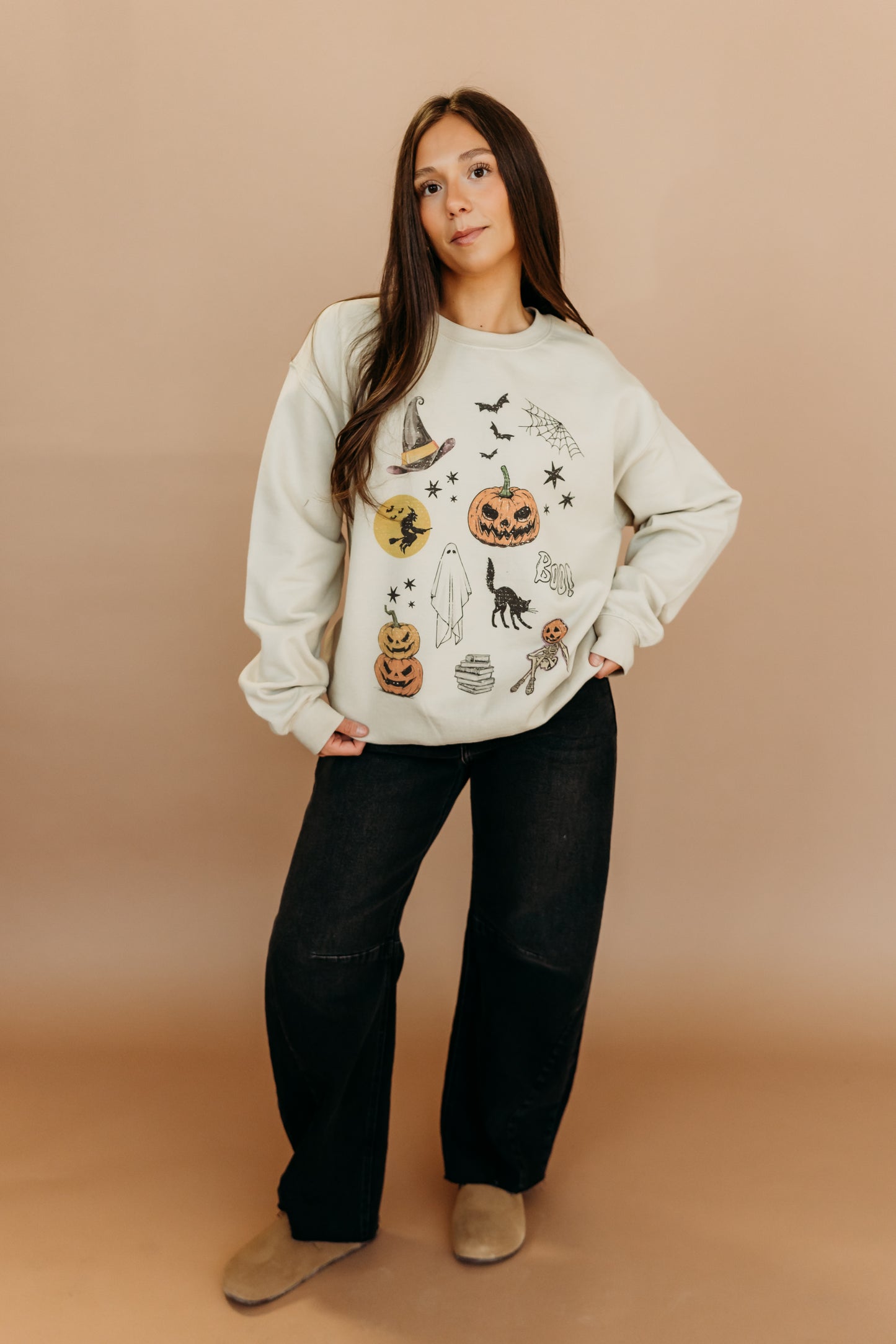 THE HALLOWEEN SPOOKY VIBES SWEATSHIRT