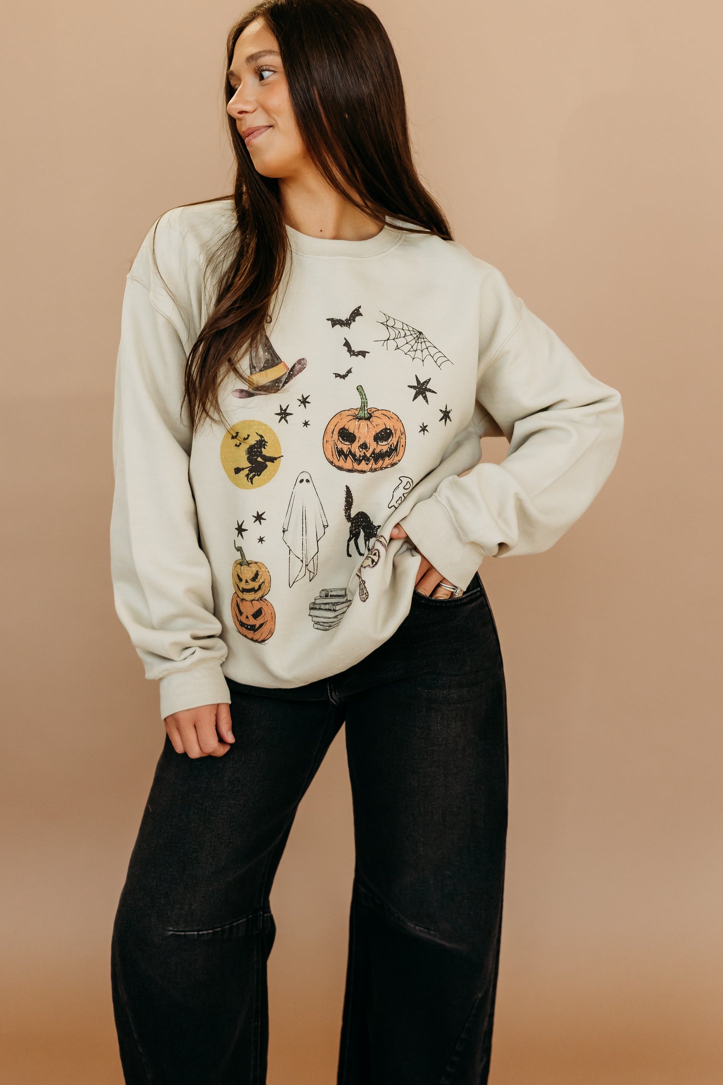THE HALLOWEEN SPOOKY VIBES SWEATSHIRT