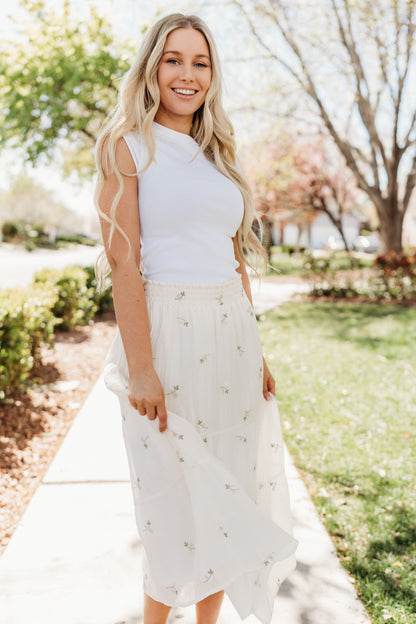 THE ASTERIA FLOWER EMBROIDERED SKIRT IN CREAM