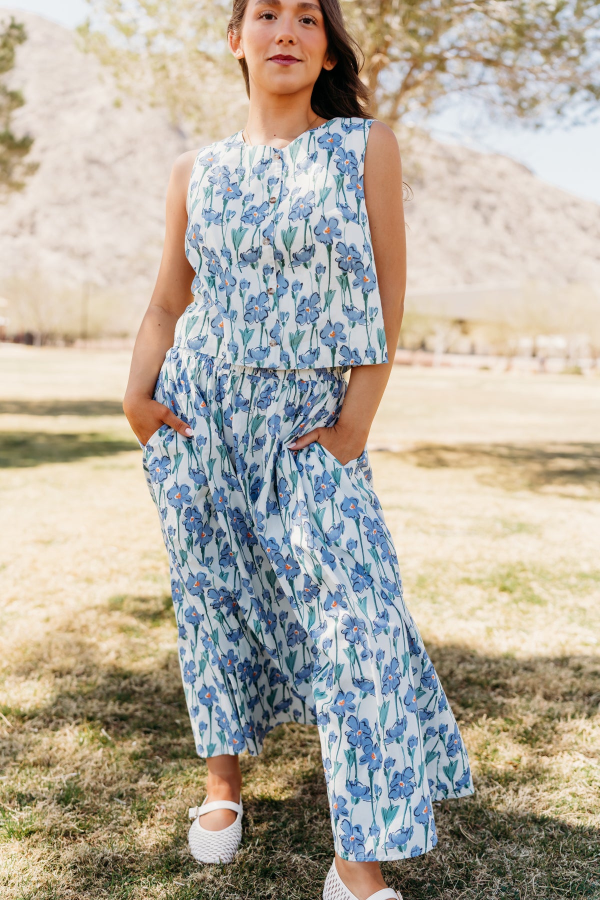 THE JANSYN FLORAL SKIRT IN BLUE