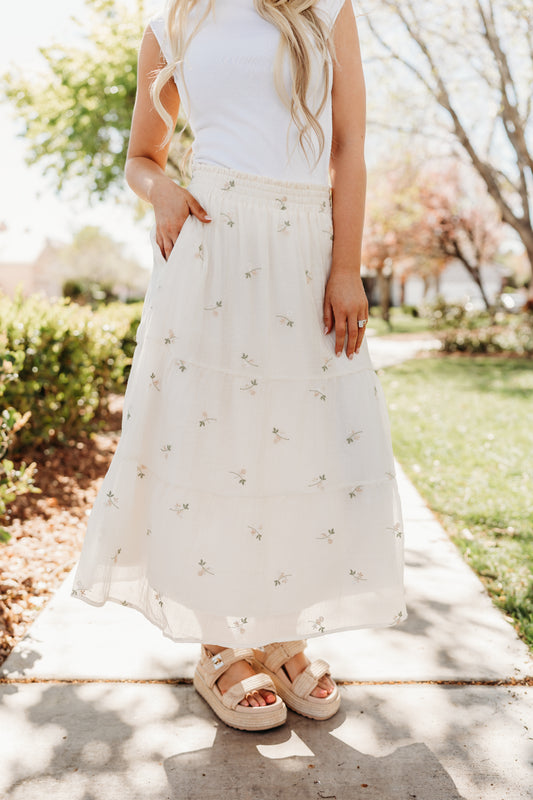 THE ASTERIA FLOWER EMBROIDERED SKIRT IN CREAM