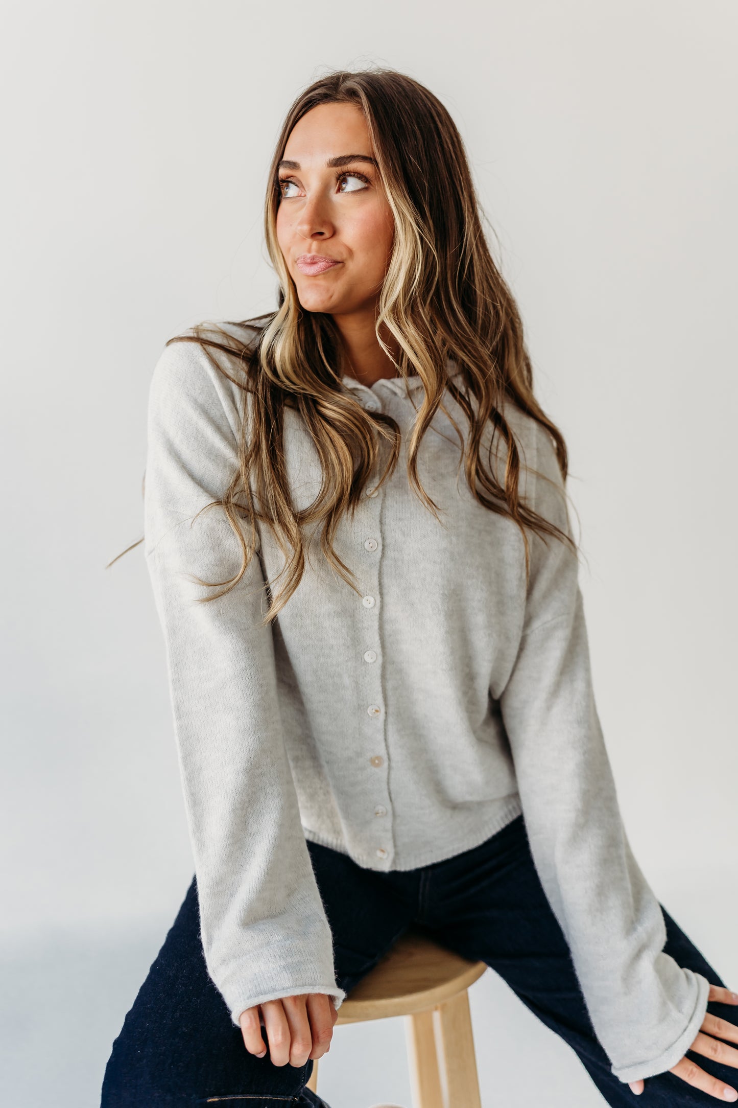 THE CAMPBELL CARDIGAN IN LIGHT GREY