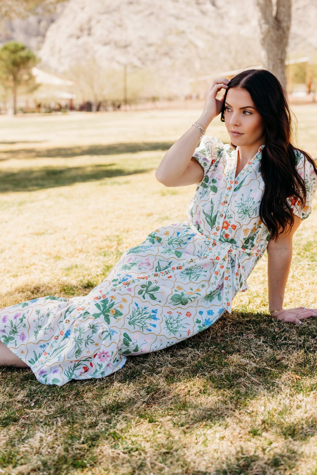 THE IRIS FLORAL MIDI DRESS IN White Small