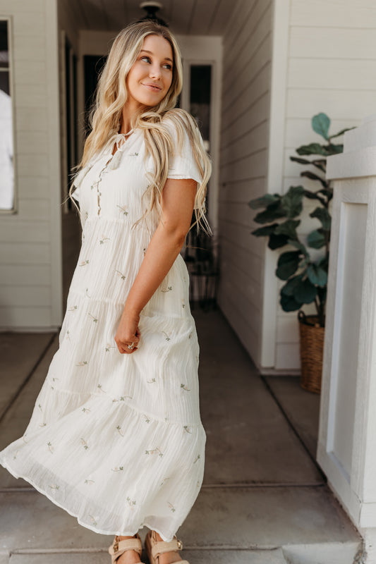 THE JULIANN FLORAL EMBROIDERED DRESS IN CREAM