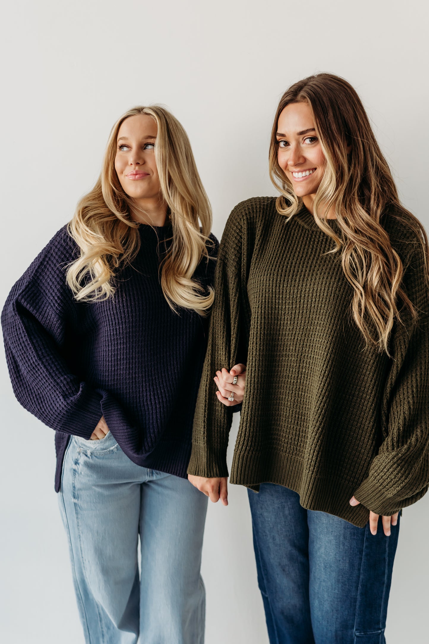 THE ALLI CLASSIC SWEATER IN NAVY