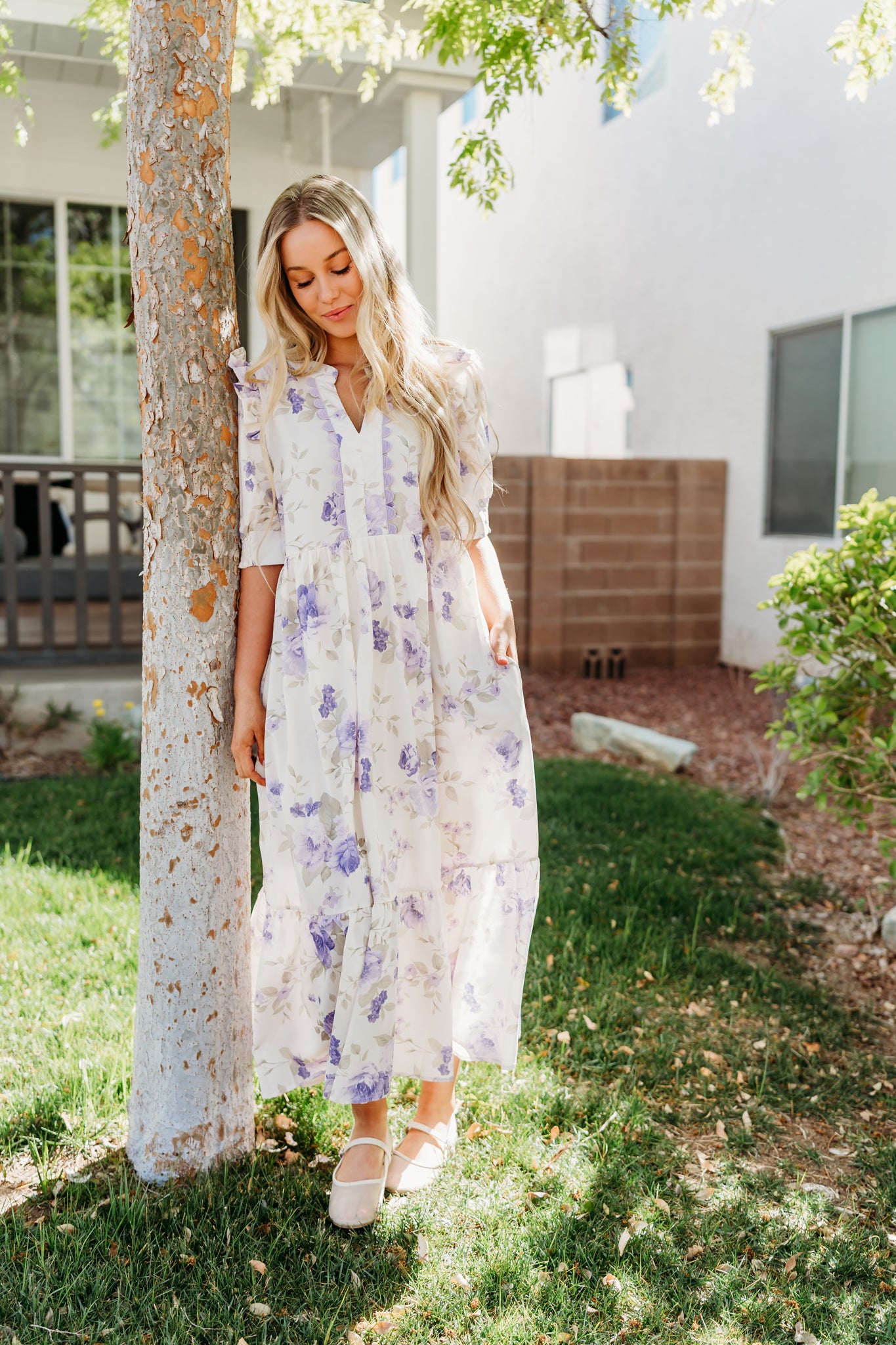 THE FINLEE FLORAL MIDI DRESS IN LILAC