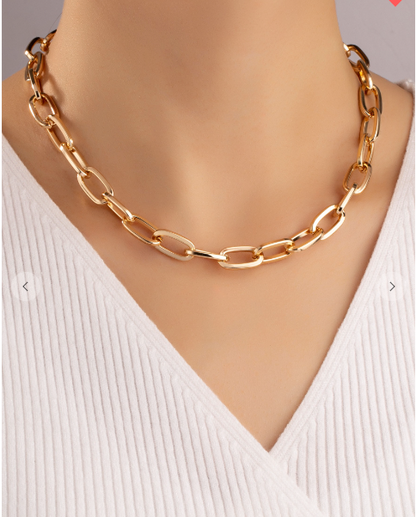 THE CHUNKY CHAIN LINK NECKLACE IN GOLD