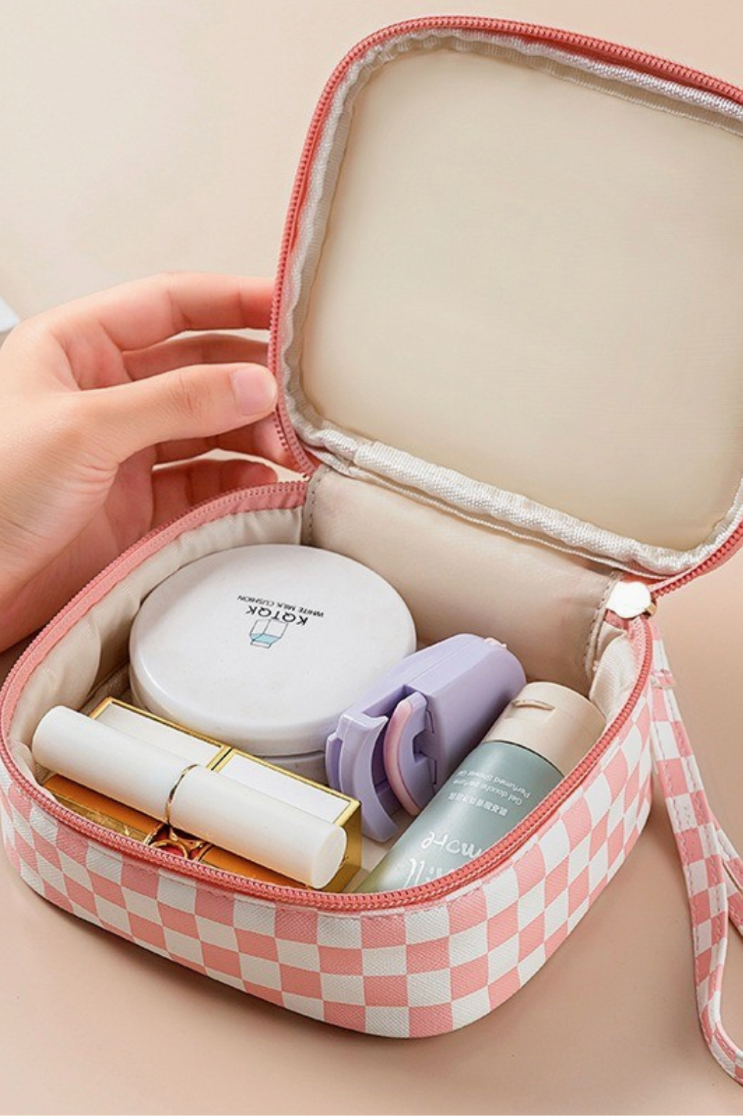 THE CHECKER COSMETIC TRAVEL BAG