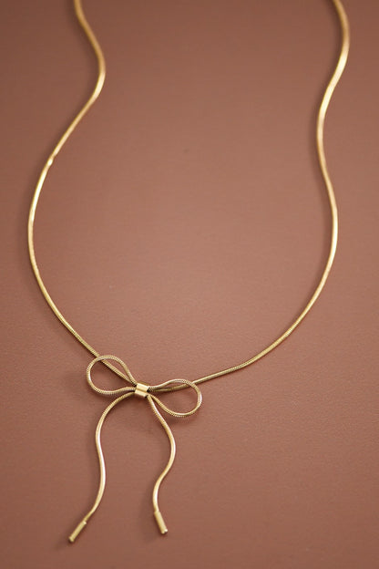 THE LOOPED BOW NECKLACE