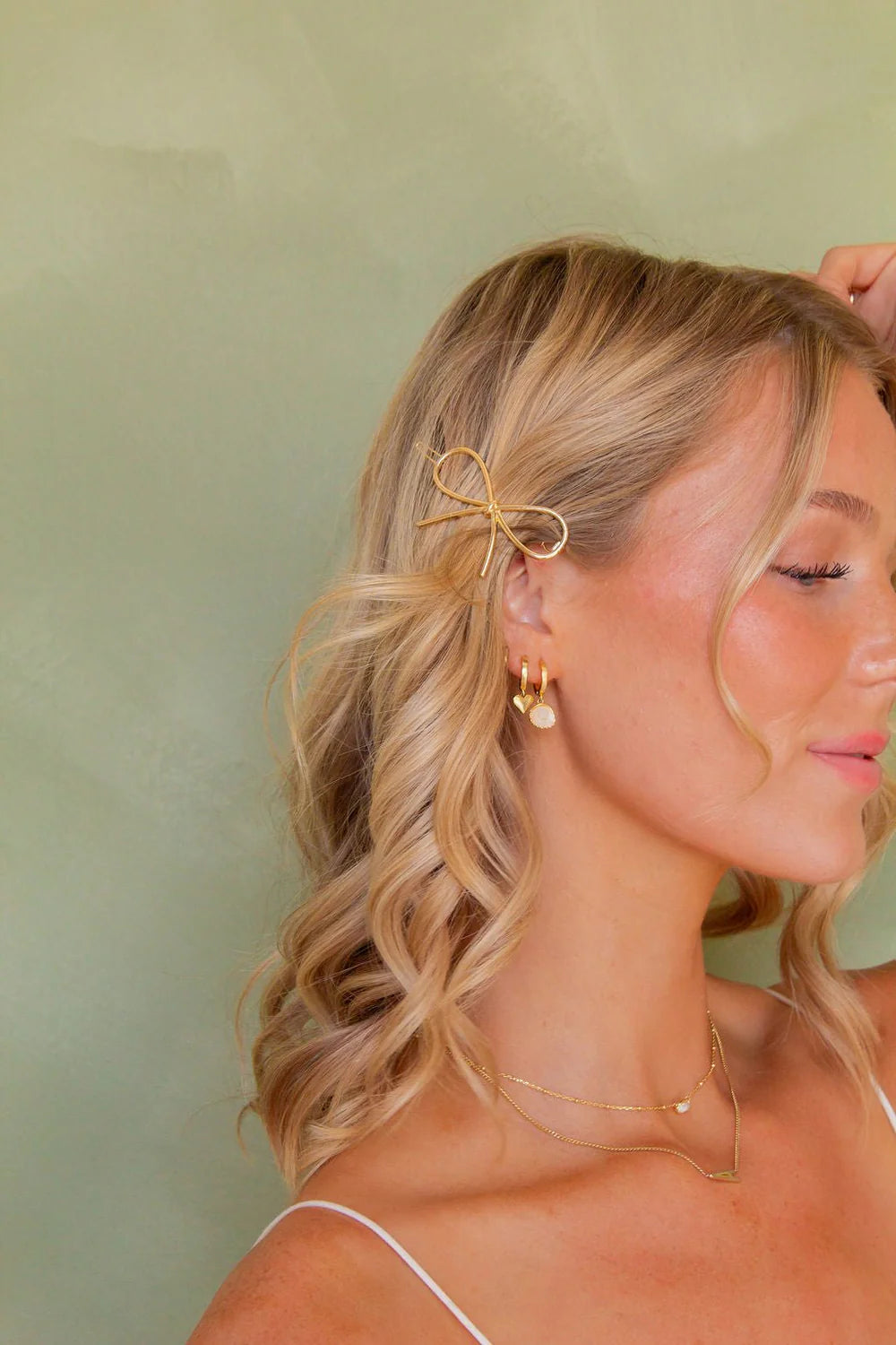 ANDI GOLDEN BOW HAIR CLIP