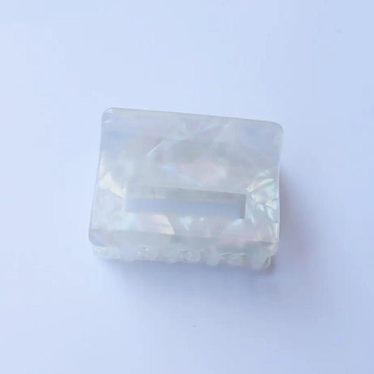 THE PEARL SHIMMER CLAW CLIP
