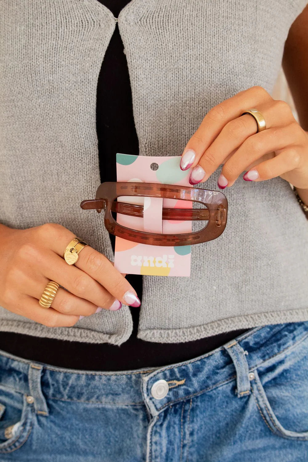CUTOUT RECTANGLE CLIP