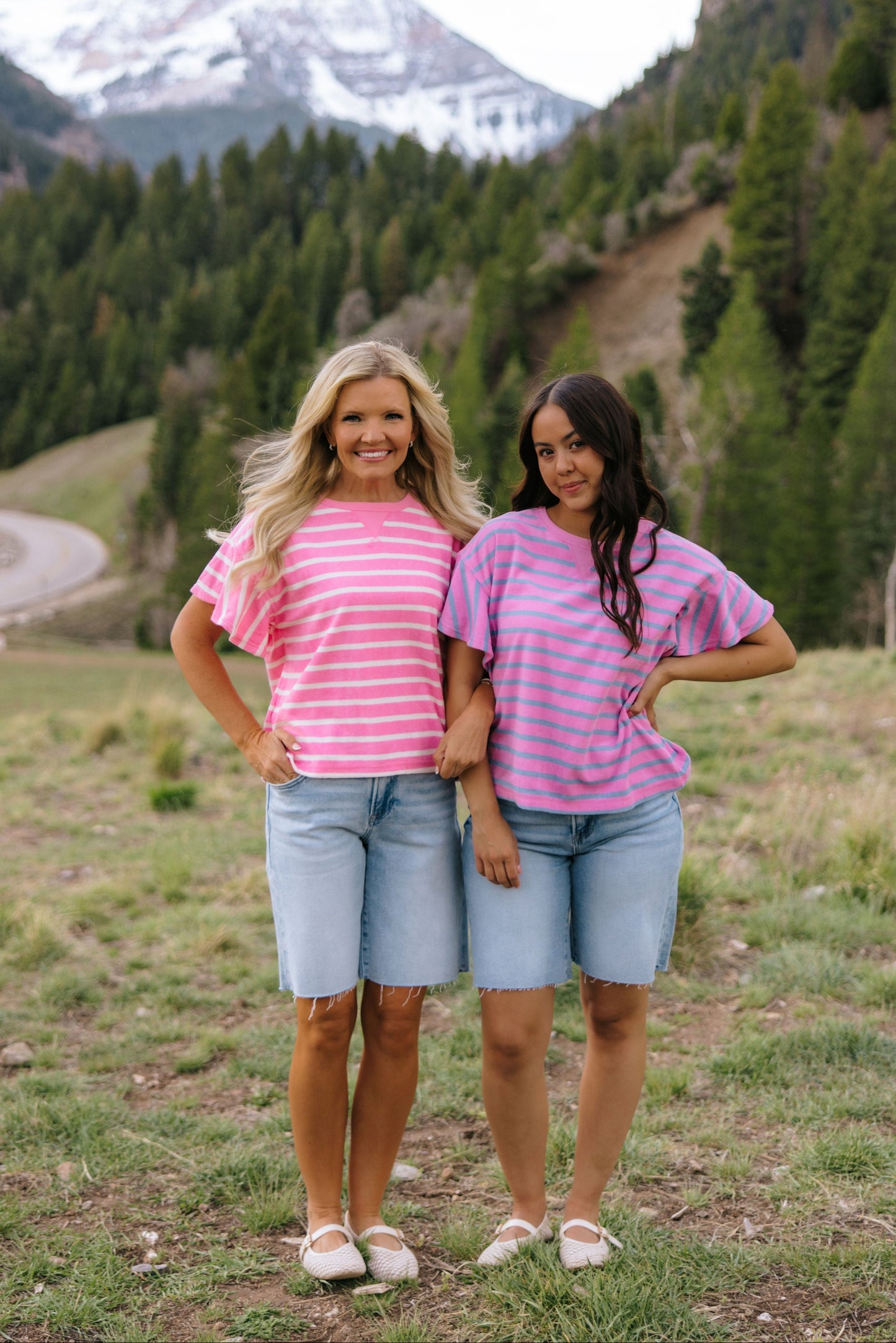 THE ZELLA RUFFLE SLEEVE STRIPE KNIT TOP IN PURPLE/BLUE