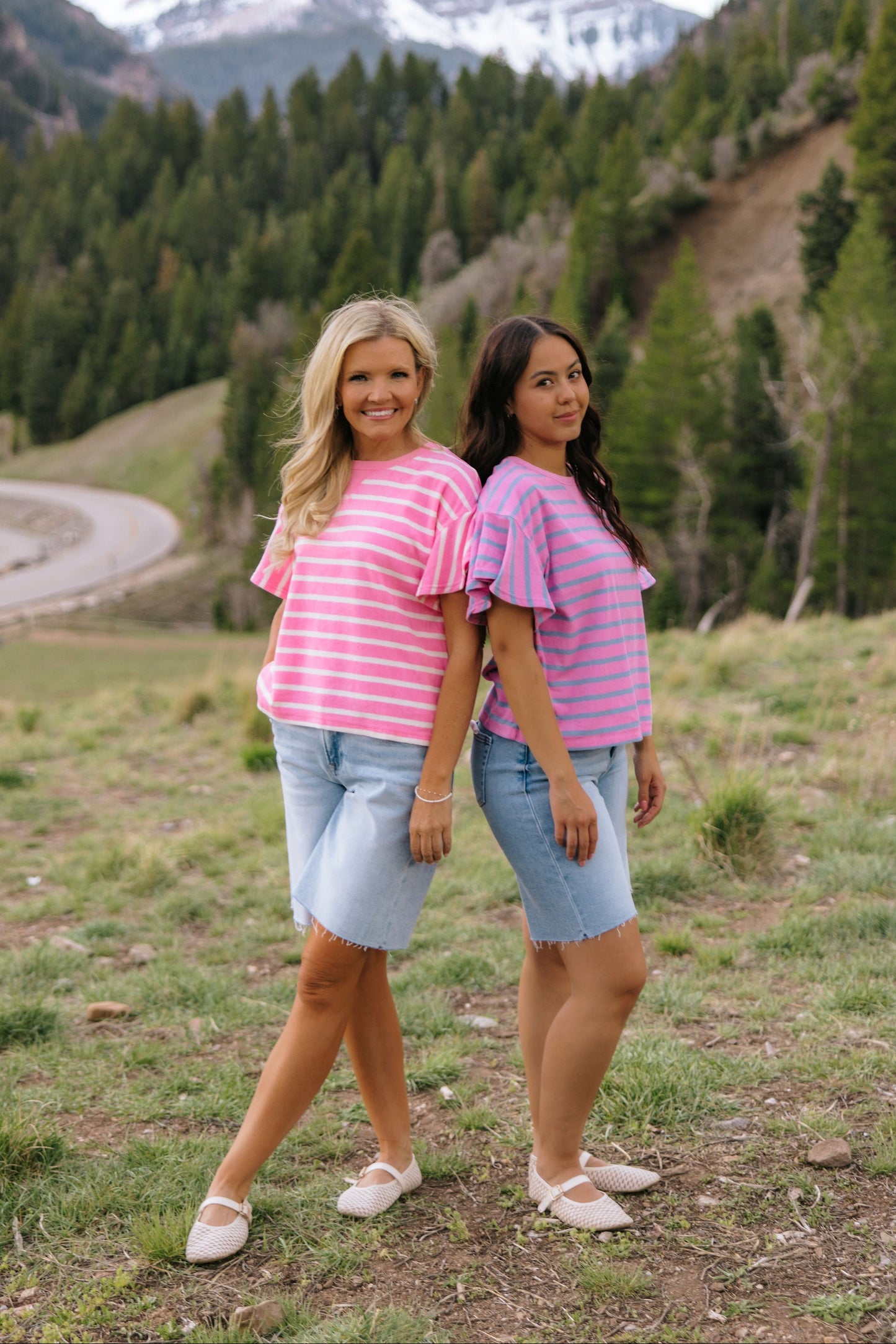 THE ZELLA RUFFLE SLEEVE STRIPE KNIT TOP IN PURPLE/BLUE