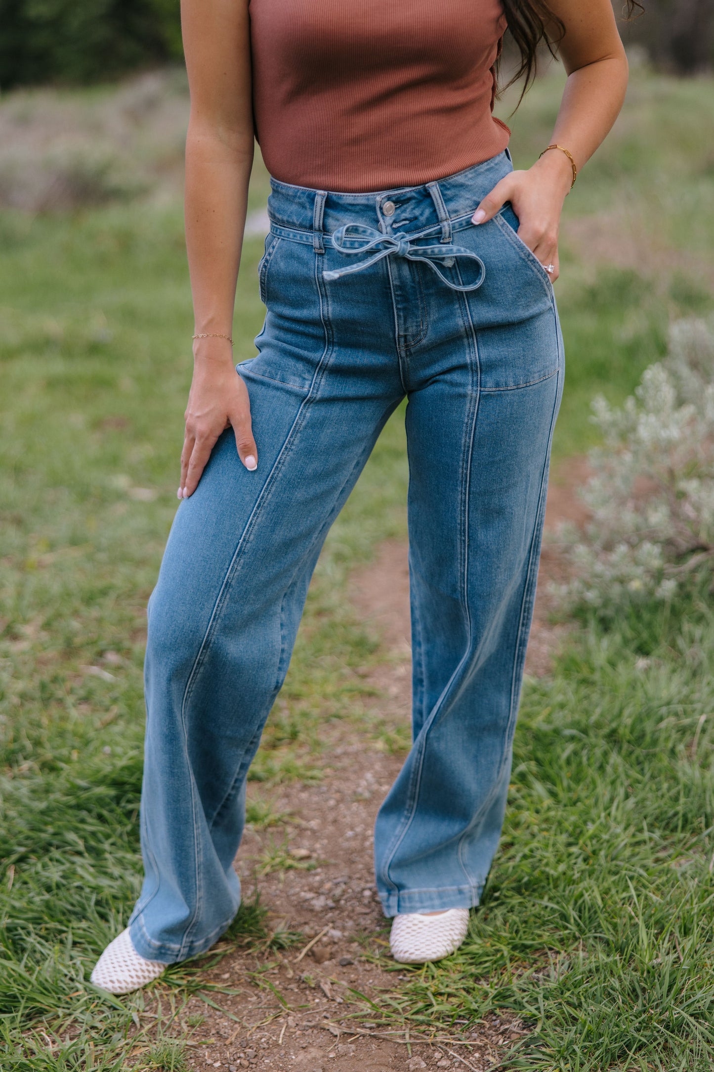 THE ELOWEN HIGH RISE WIDE LEG JEAN