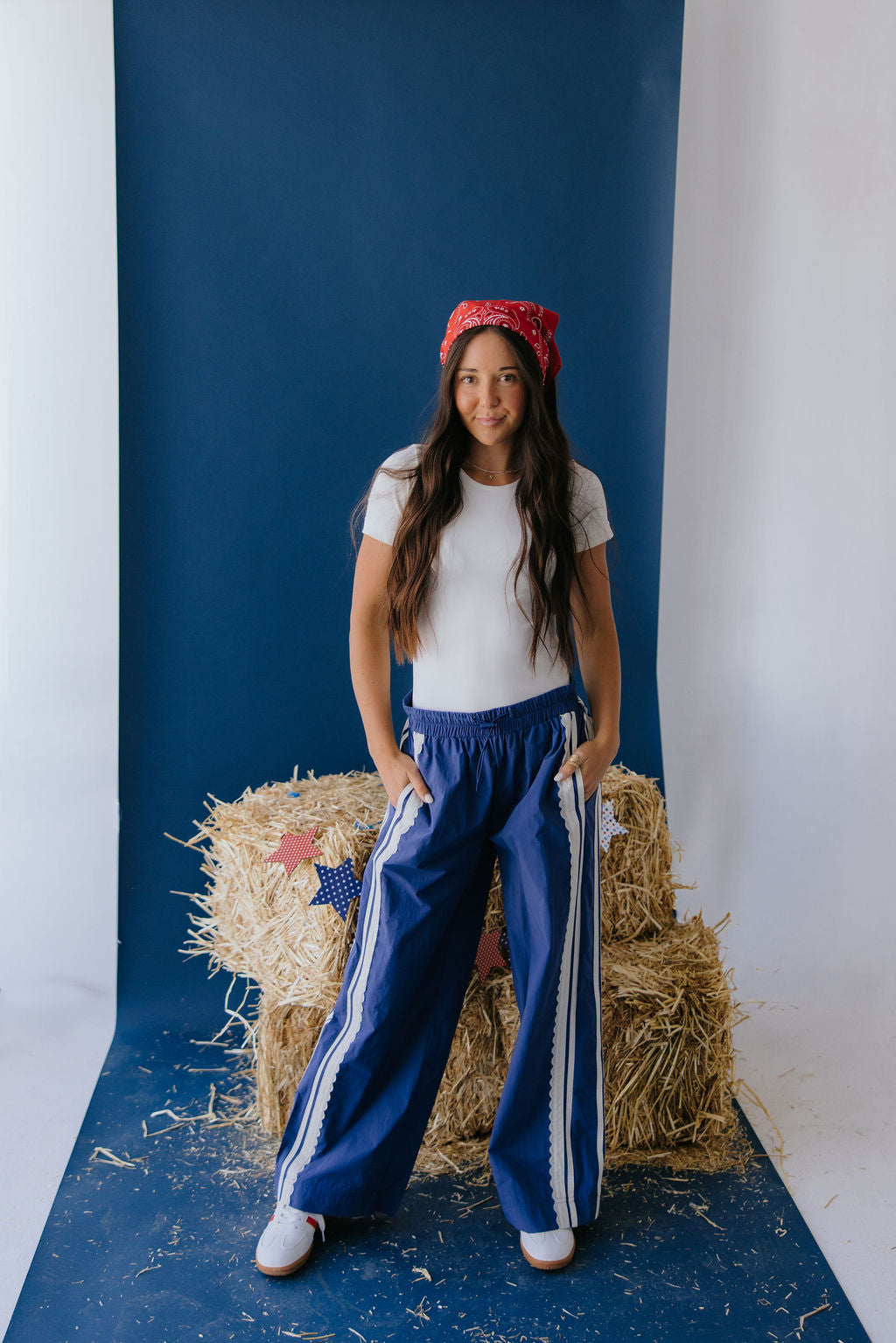 THE JAYDEN LACE TRACK PANTS IN NAVY – Pink Desert