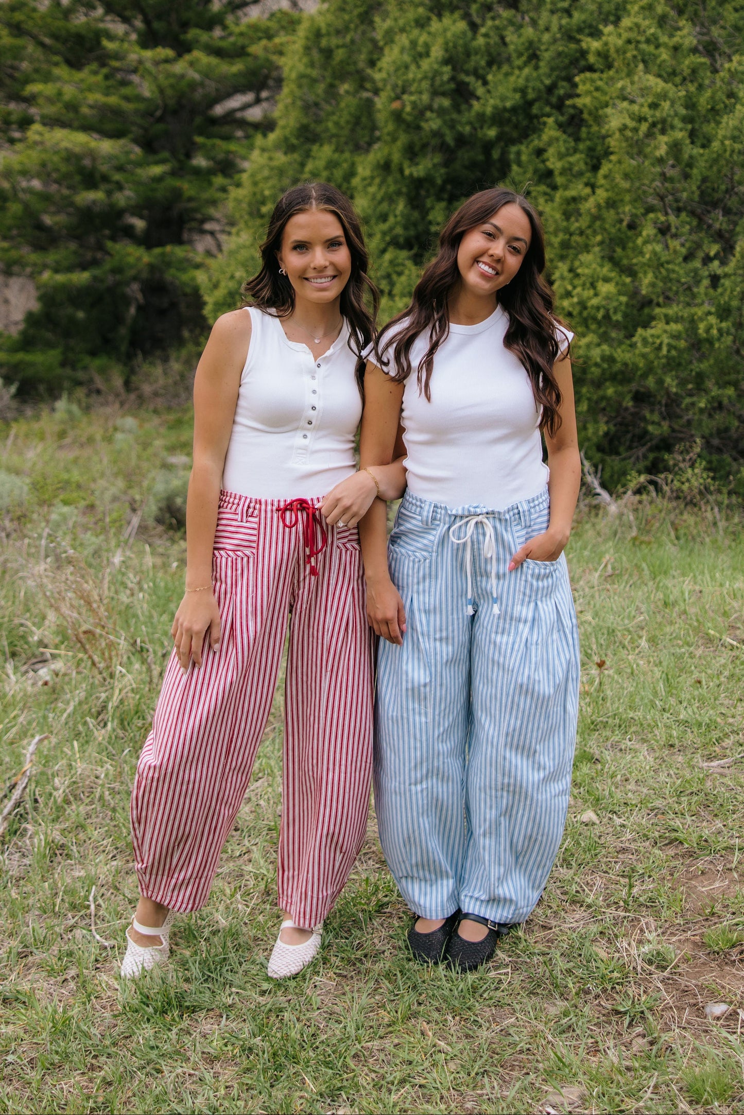 THE LENI STRIPED BARREL DENIM PANTS IN BLUE