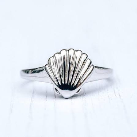 PURA VIDA SHELL SIGNET RING IN SILVER