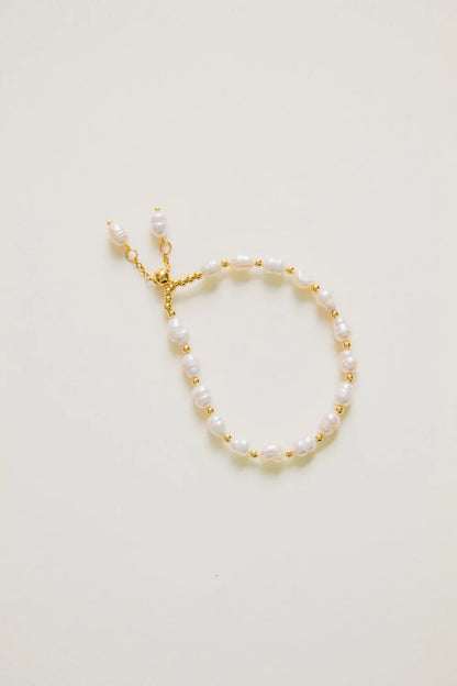 STRING OF PEARLS BRACELET