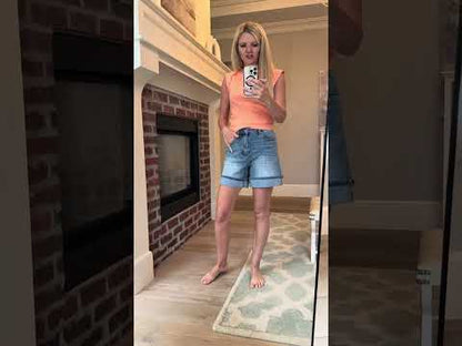 THE REN STRETCH DENIM HEM SHORTS IN MEDIUM DENIM