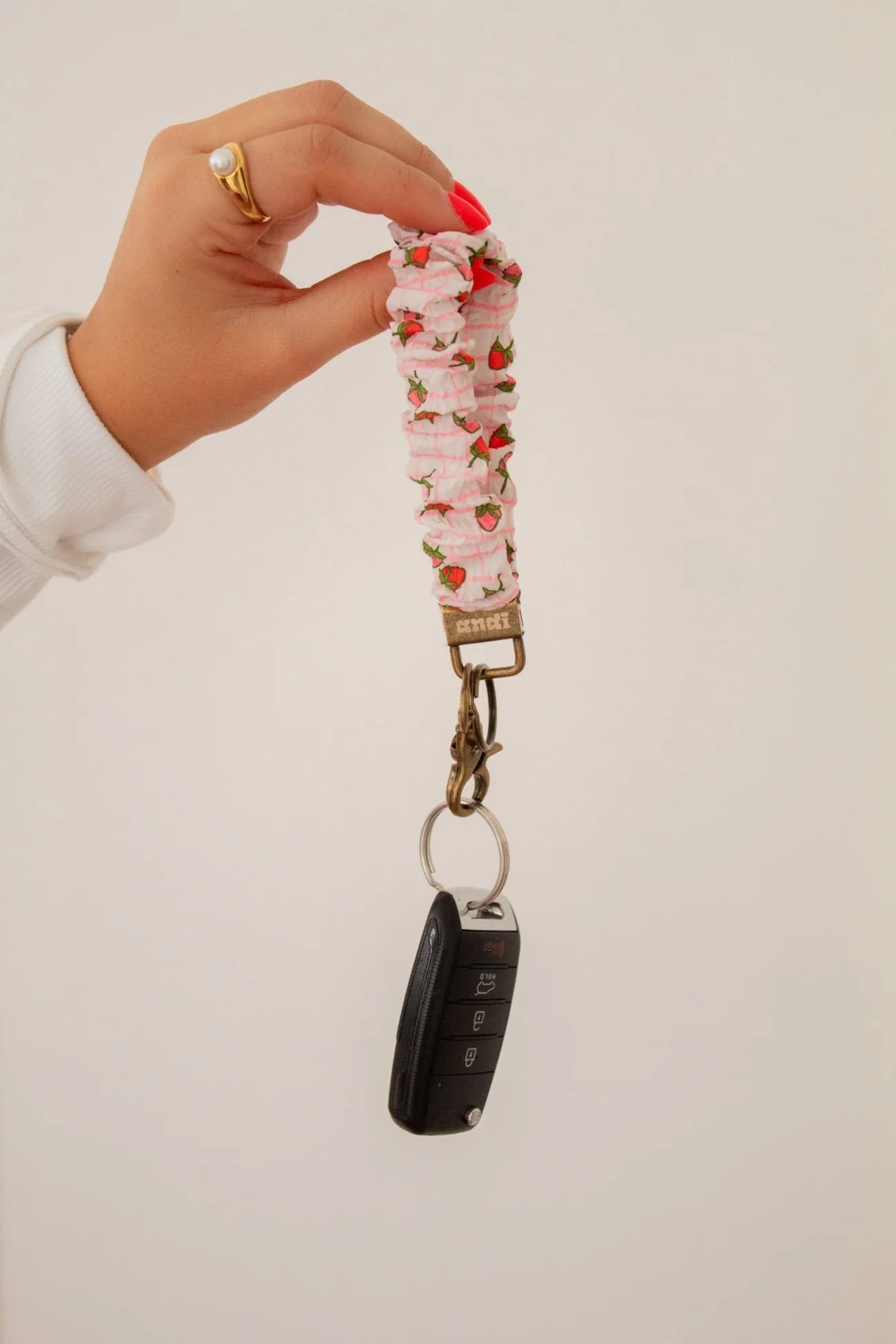 STRAWBERRY FIELDS KEYCHAIN