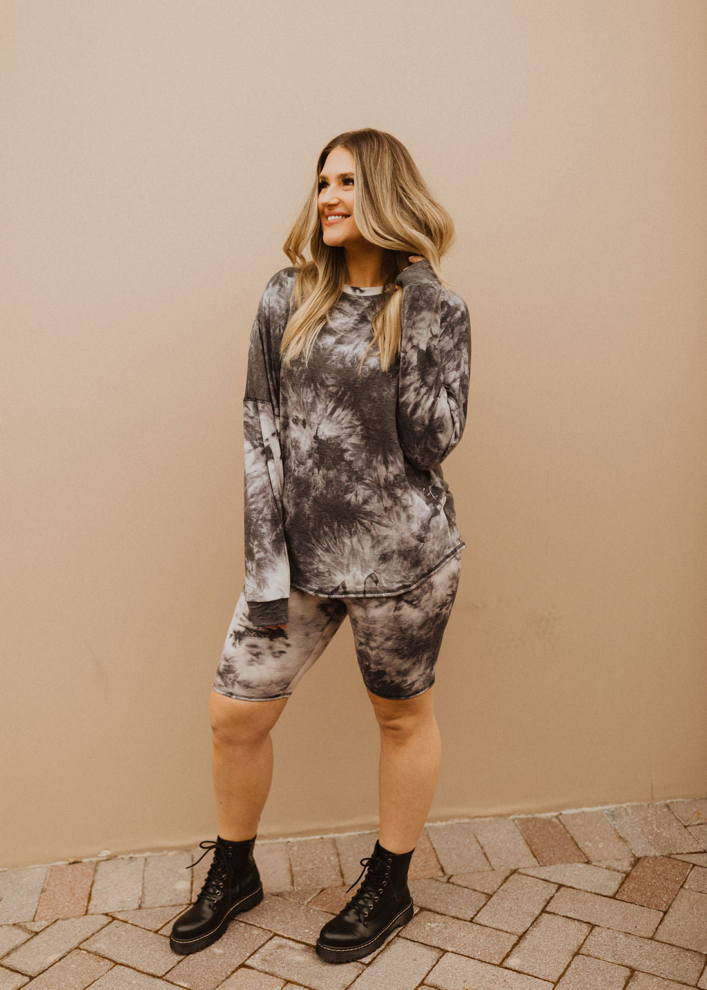 THE ADDICTED TO COMFORT TIE DYE SET IN CHARCOAL