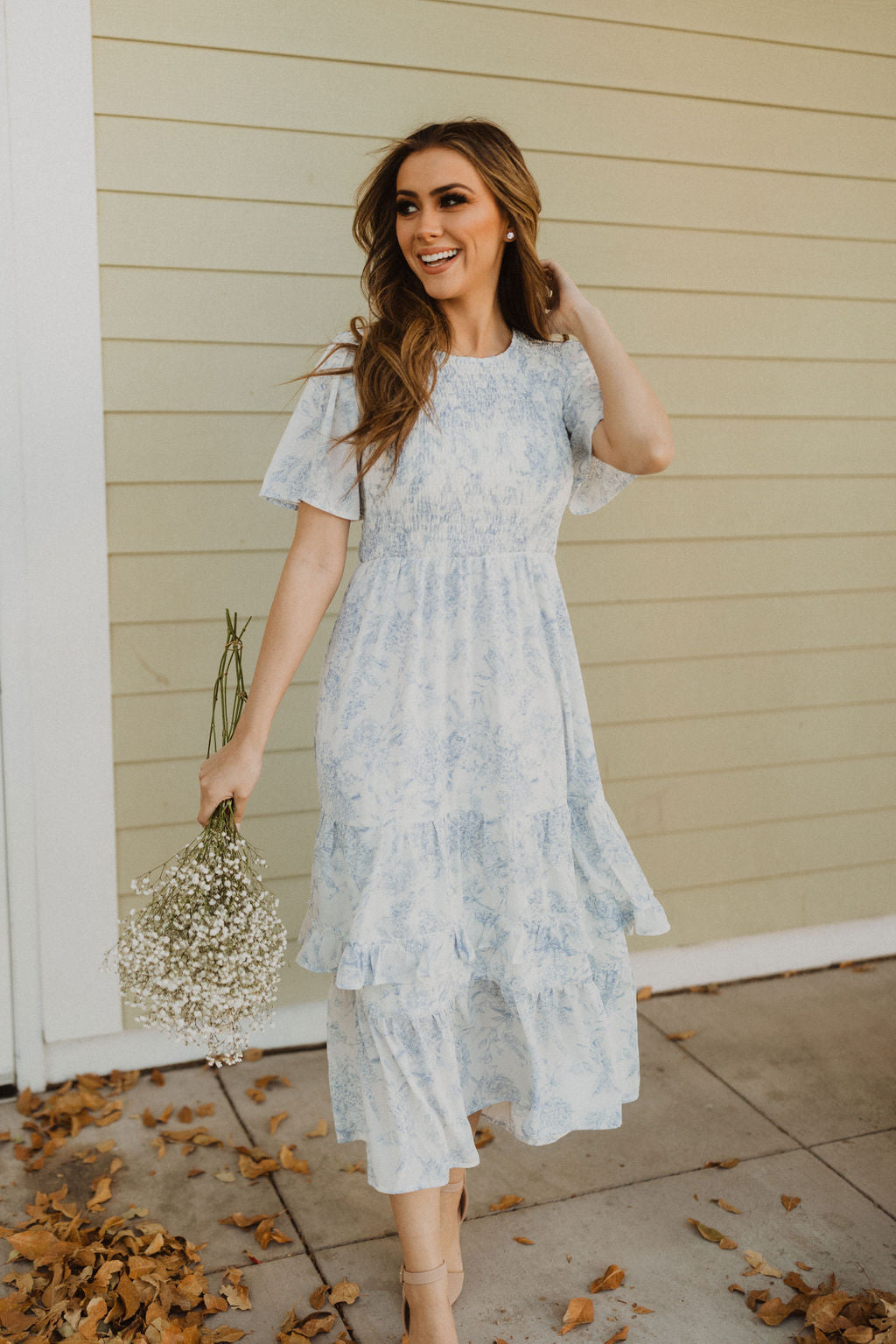 THE NOTHING BUT BLUE SKIES FLORAL MIDI DRESS IN LIGHT BLUE
