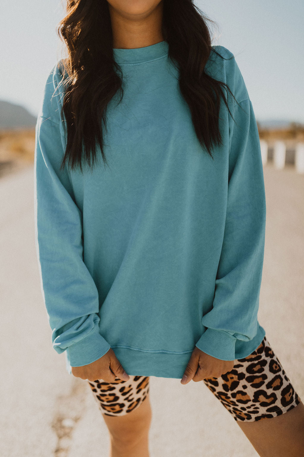 THE THROWBACK PULLOVER IN VIBRANT BLUE