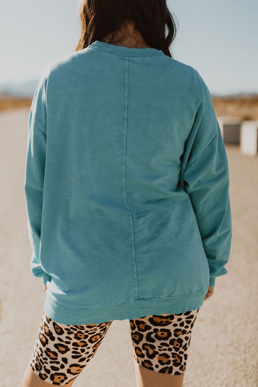 THE THROWBACK PULLOVER IN VIBRANT BLUE