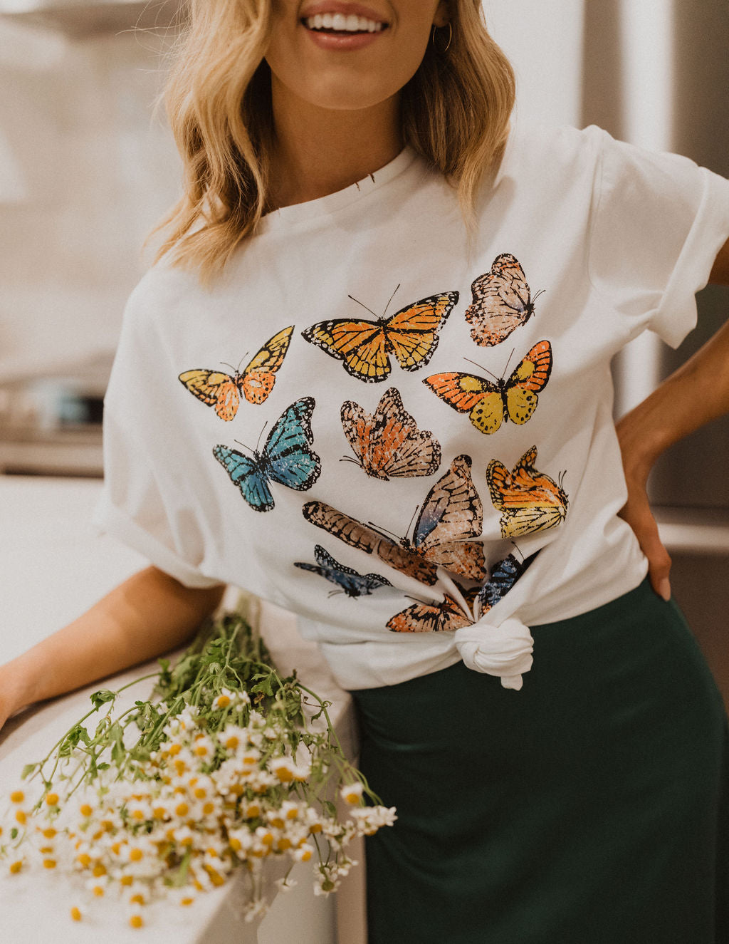 THE MULTICOLORED BUTTERFLY GRAPHIC TEE IN IVORY