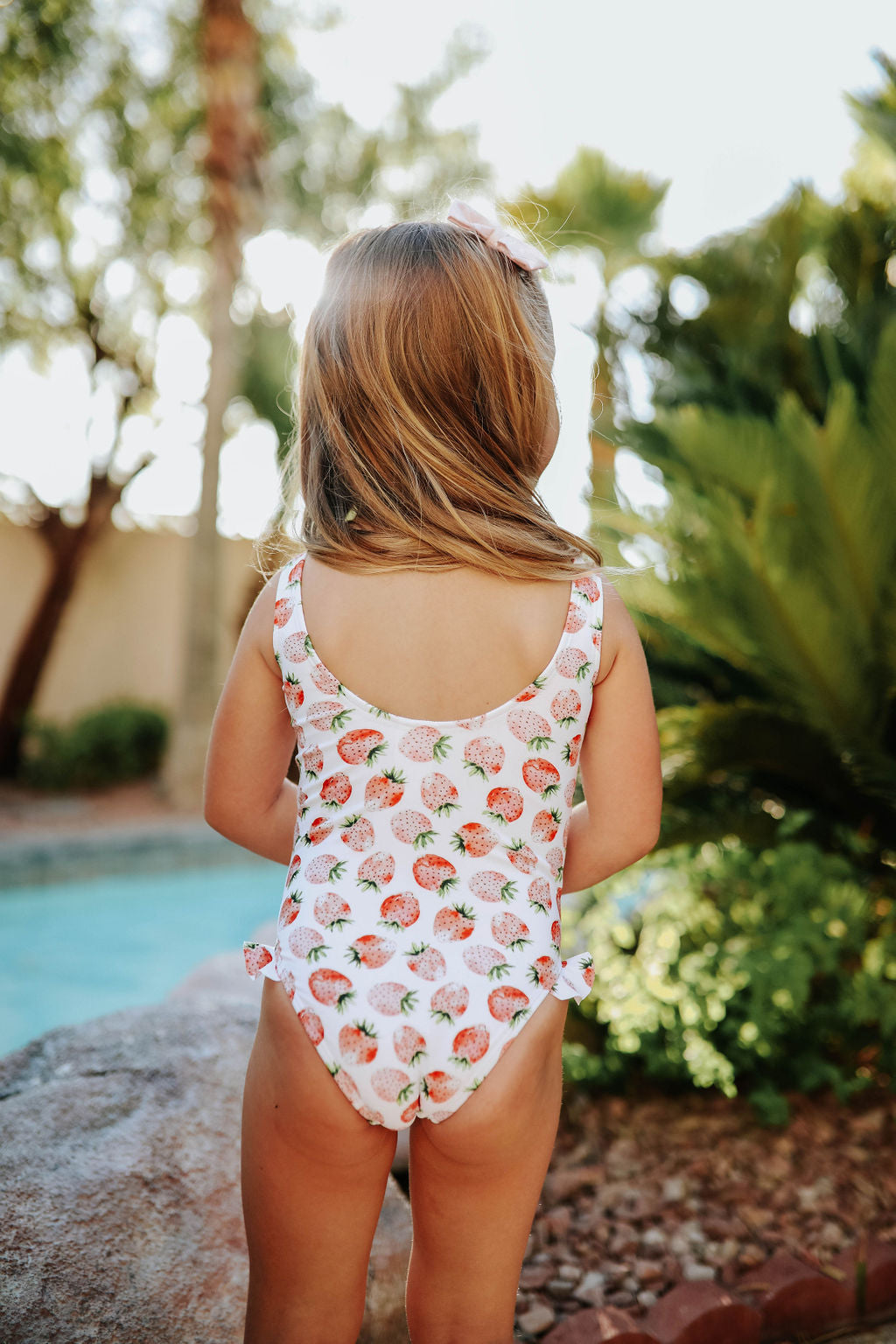 Little girls in one piece swimsuits discount