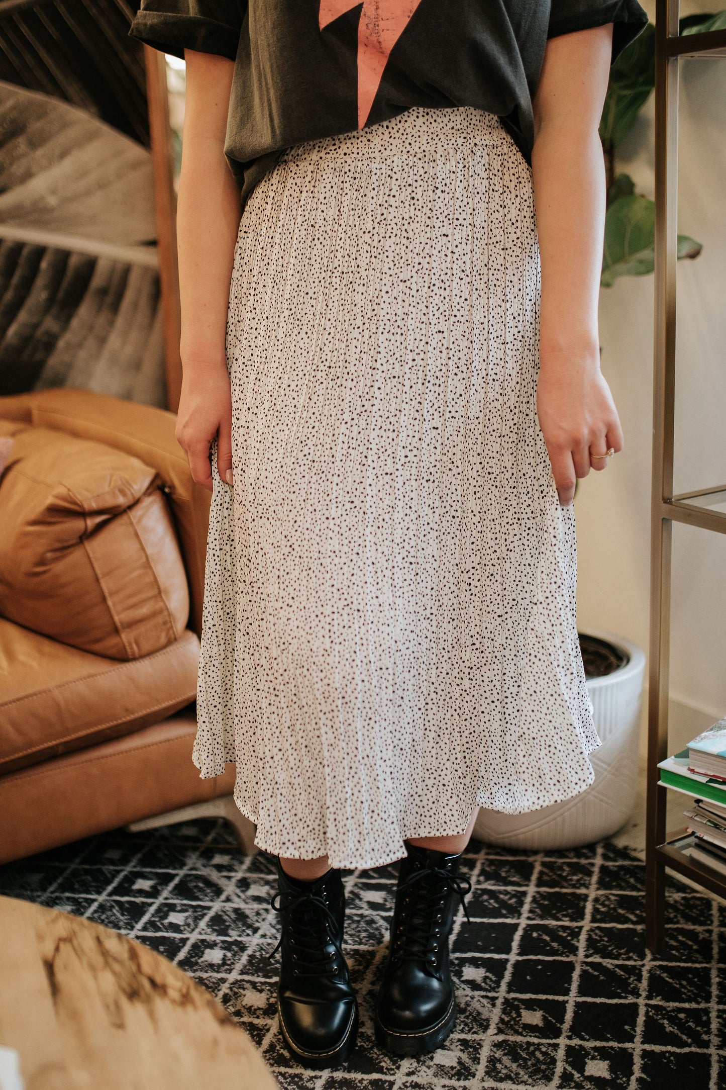 THE SHEANA SPOTTED PLEATED SKIRT IN IVORY