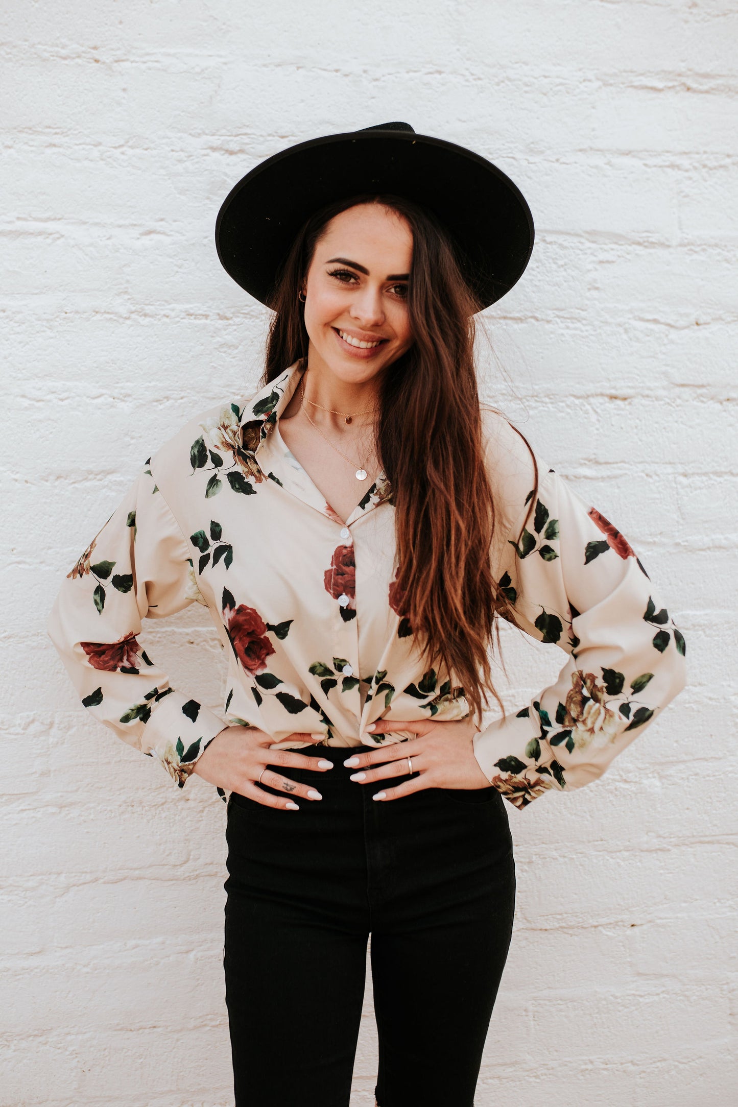 THE FRIEDA FLORAL BUTTON DOWN TOP IN BEIGE