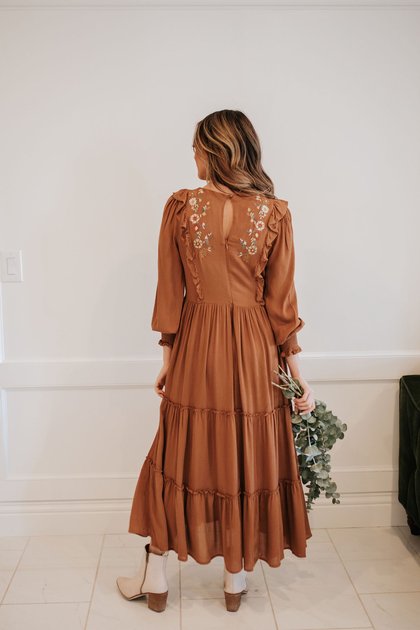 THE TYLEE EMBROIDERED MIDI DRESS IN TOFFEE