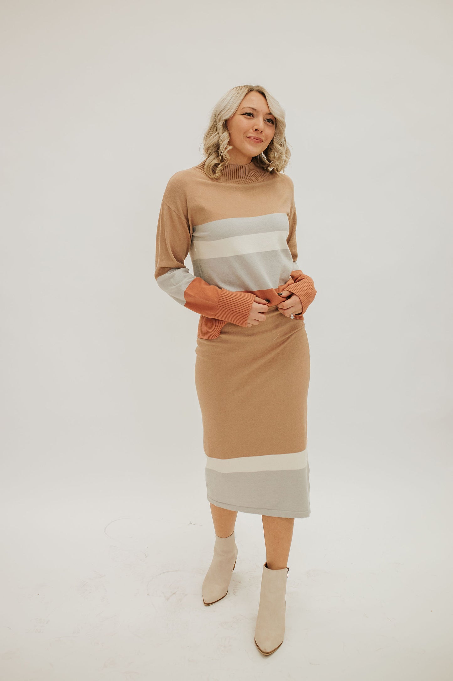 THE SUTTON SKIRT SET IN TAUPE