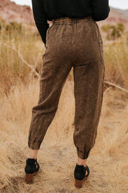 THE WORK IT OUT UTILITY JOGGER IN WASHED OLIVE