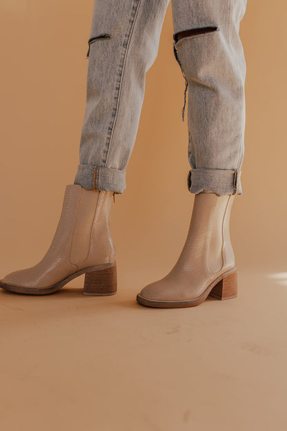 THE OLIVIA CHELSEA BOOTS IN BEIGE