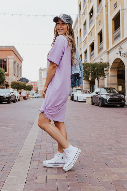 THE EASY DOES IT POCKET T-SHIRT DRESS BY PINK DESERT IN LAVENDER