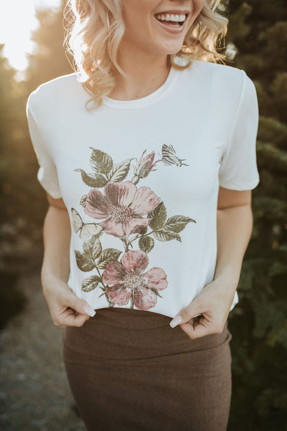 THE FRANCES FLORAL GRAPHIC PRINT TEE IN IVORY