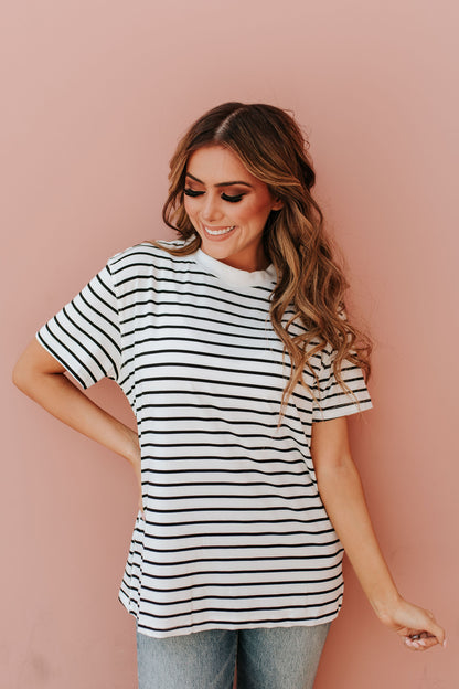 THE DAY OFF TEE IN BLACK AND WHITE STRIPE