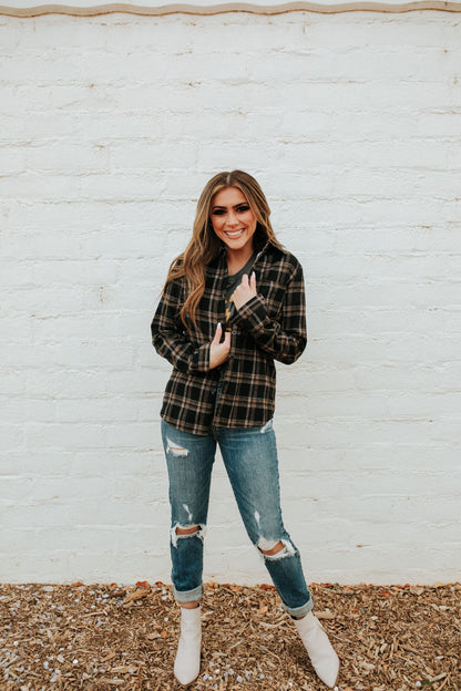 THE FOSTER FUZZY FLANNEL IN BLACK